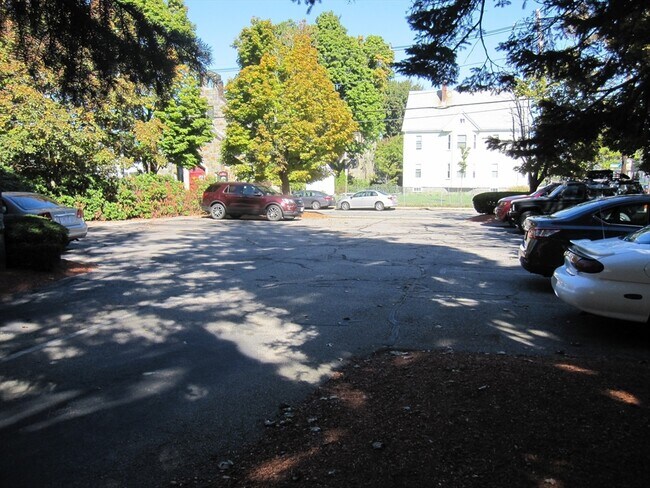 Building Photo - 147 Rawson Rd
