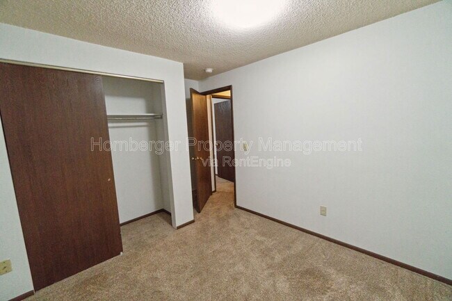 Building Photo - 7024 N Wiscomb St