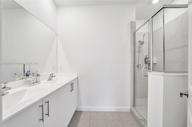 Building Photo - 242 SW 159th Ln