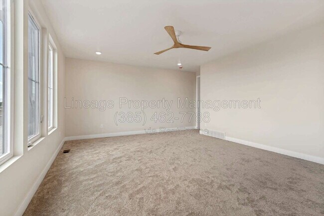 Building Photo - 707 N 1540 E