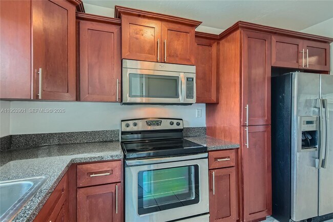 Building Photo - 1425 Arthur St