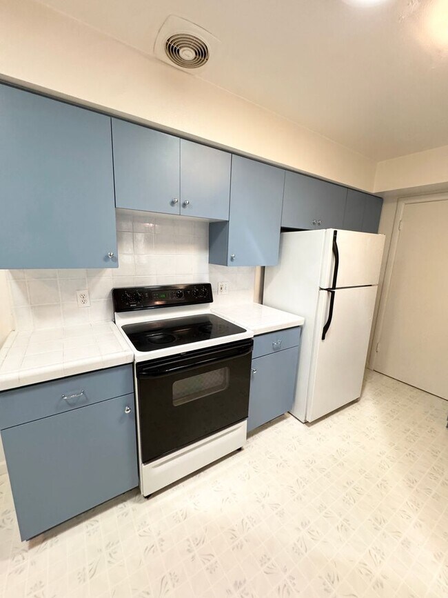 Building Photo - 4 Bedroom, 2 Bath River Park Home – Cul-de-Sac Location | Sacramento, CA