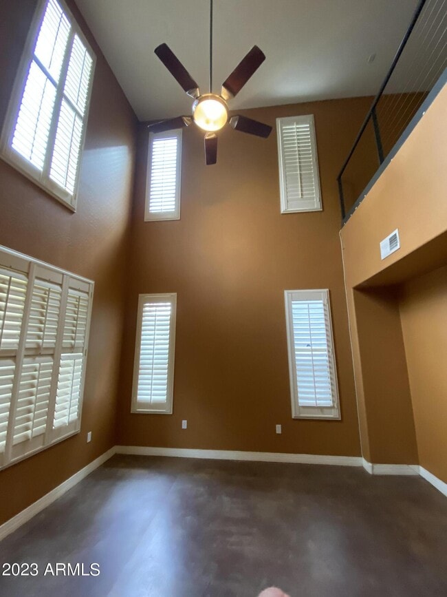 Building Photo - 615 E Portland St