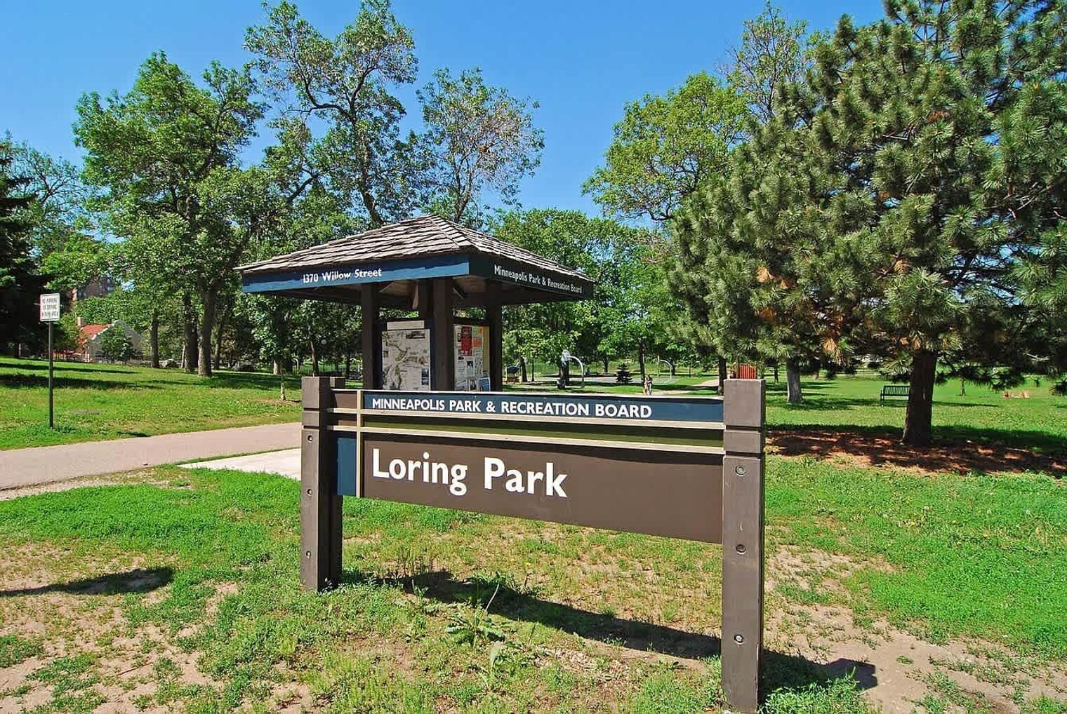 Building Photo - 2424 Lyndale Ave S