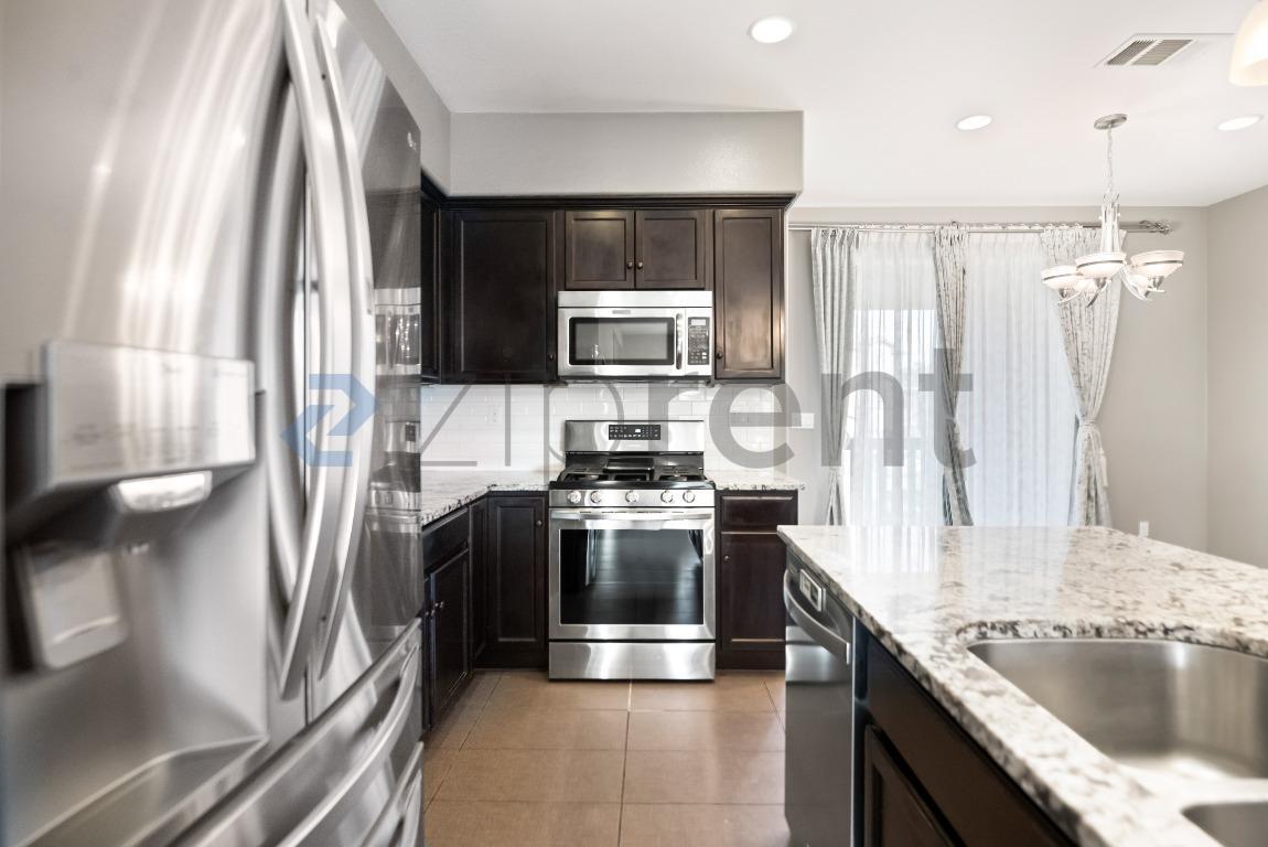Building Photo - Unit
