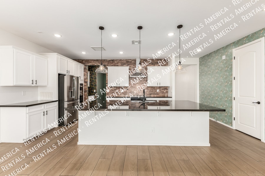Building Photo - 13695 N 145th Dr