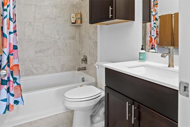 Building Photo - 6809 Ellsworth Walk