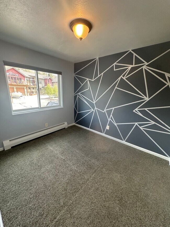 Building Photo - Yacht Club Condo - Great 3 Bedroom/2 Bath Unit w/Lake Access