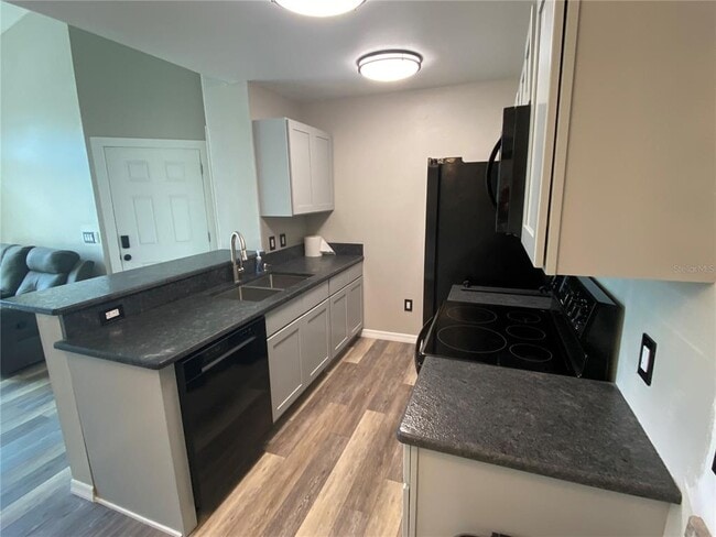 Building Photo - 2592 Grassy Point Dr