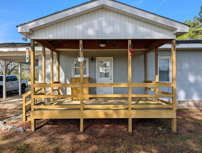 Building Photo - For Rent: Charming Country Home in Middlesex – $1,550/month