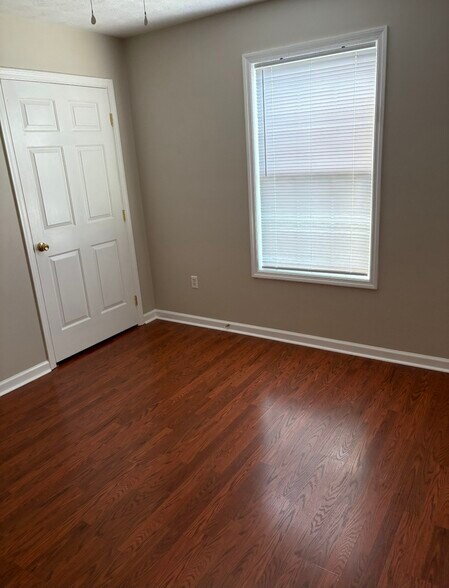 Building Photo - 542 Reynolds Dr