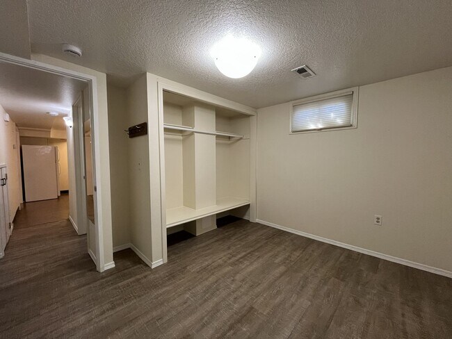 Building Photo - Classic Comfort Meets Modern Style in This...