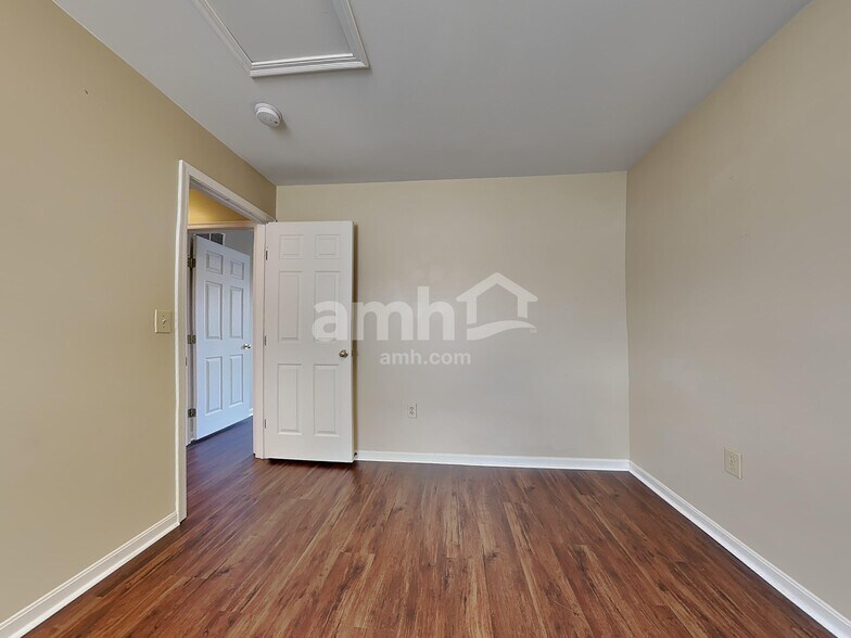 Building Photo - 2618 Spring Mill Pl