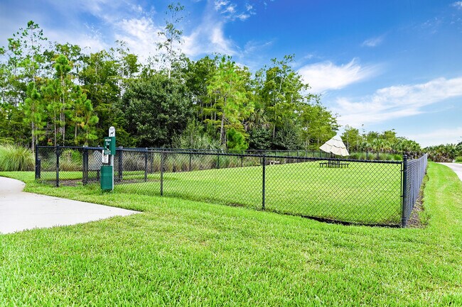 Building Photo - 7638 Jacaranda Ln