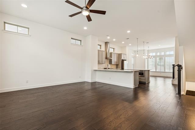 Building Photo - 750 High Garden Pl