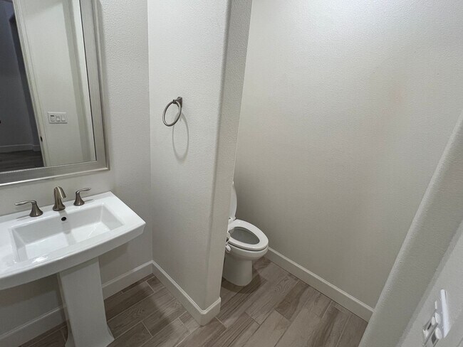 Building Photo - Beautiful Home With Large Primary Suite, Multiple Living Rooms, and more!