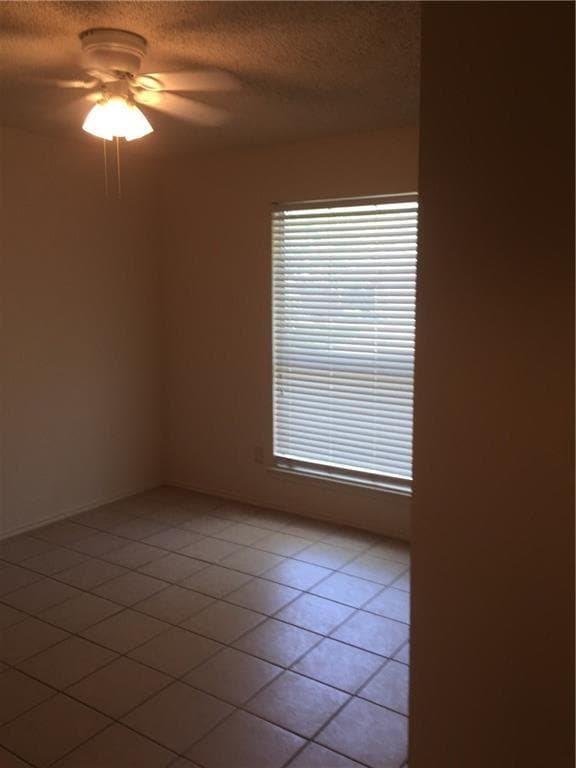 Building Photo - 2110 Redwing Way