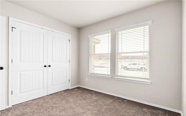 Building Photo - Beautiful Like New Home in Copperas Cove w...