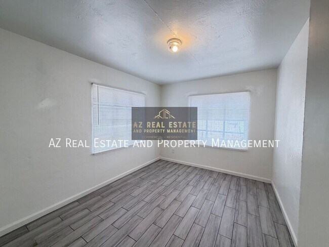 Building Photo - 7210 N 55th Dr