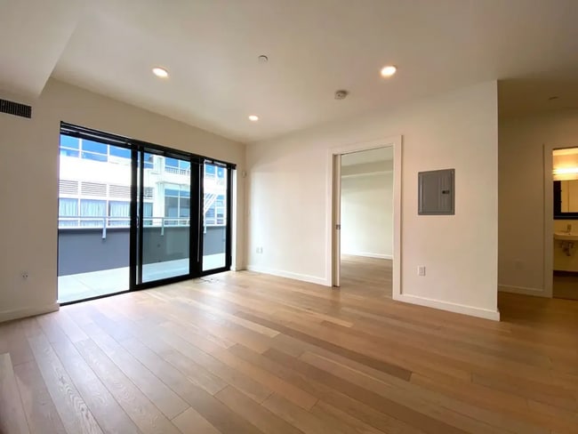 Building Photo - 915 Minna St