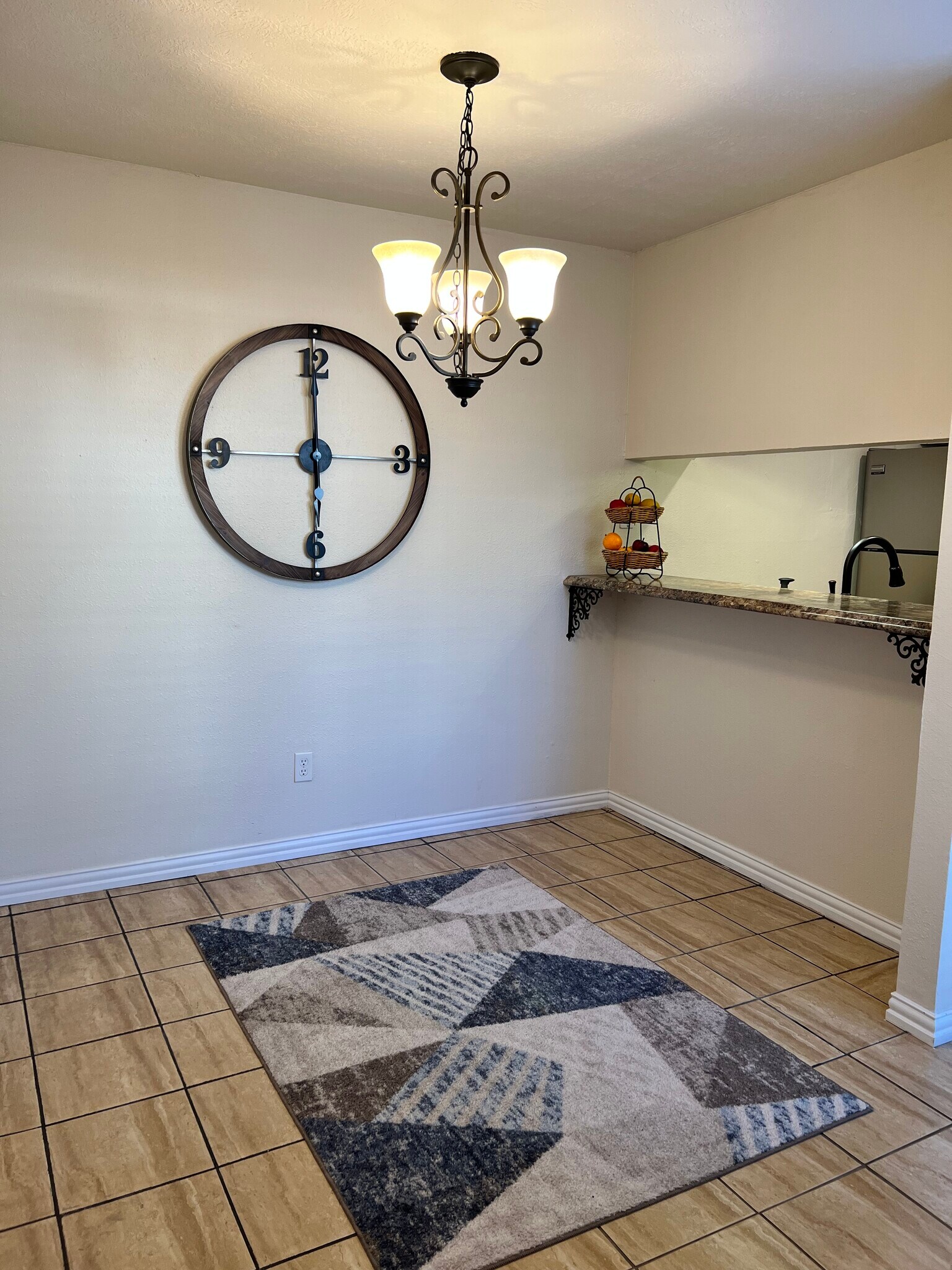 Building Photo - 819 Red Bird Ln