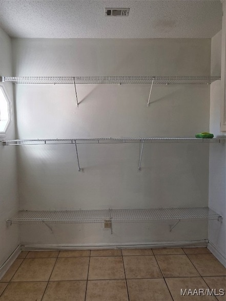 Building Photo - 2230 Kingsbury Dr