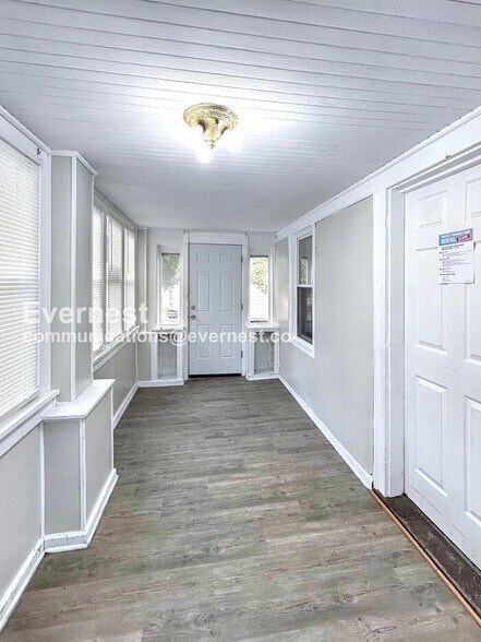 Building Photo - 12041 Belden Ave