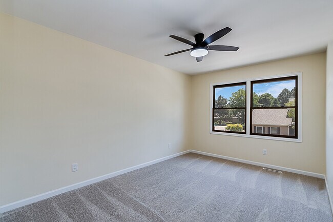 Building Photo - 1724 Westchester Ln