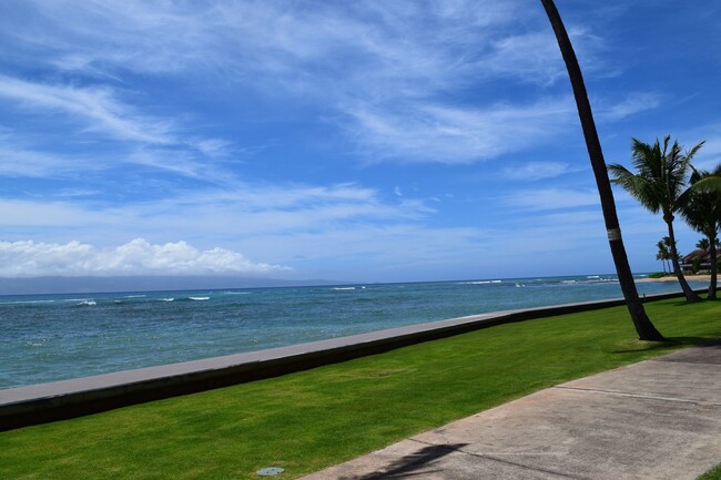 Building Photo - KAHANA REEF OCEANFRONT CONDO