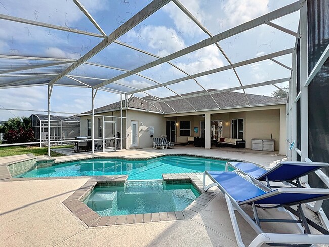Building Photo - 518 Brighton Dr