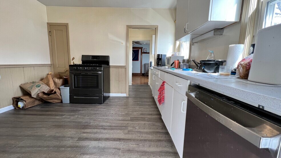 Primary Photo - 2 High St