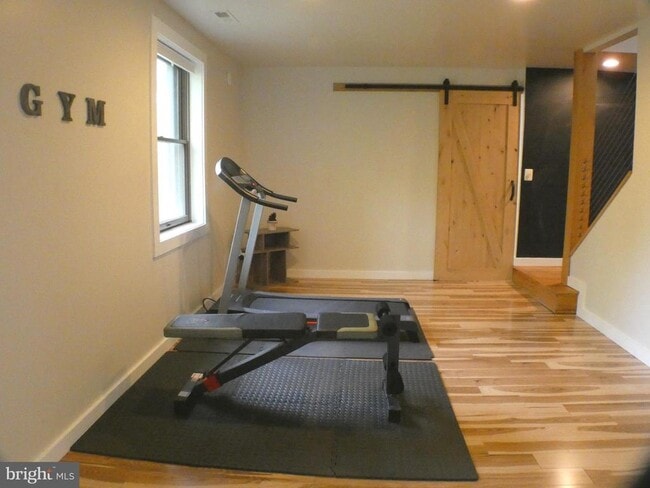 Building Photo - 3550 Bay View Dr