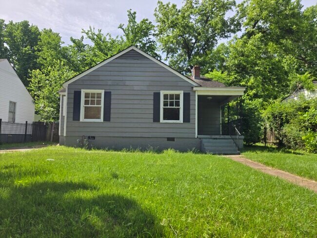 Building Photo - 3703 Fairoaks Ave
