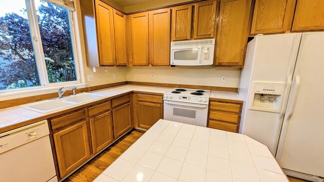 Building Photo - 16130 NW Fescue Ct