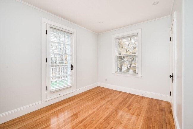 Building Photo - 815 Central Ave