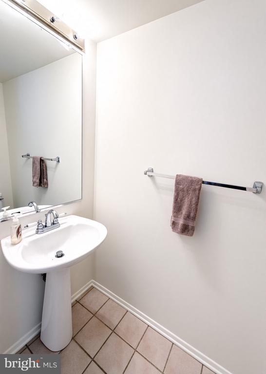 Building Photo - 7730 Chatfield Ln