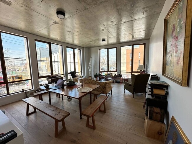 Building Photo - 199 Conover St