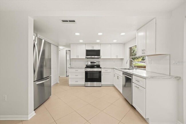 Building Photo - 7751 Cherrytree Ln