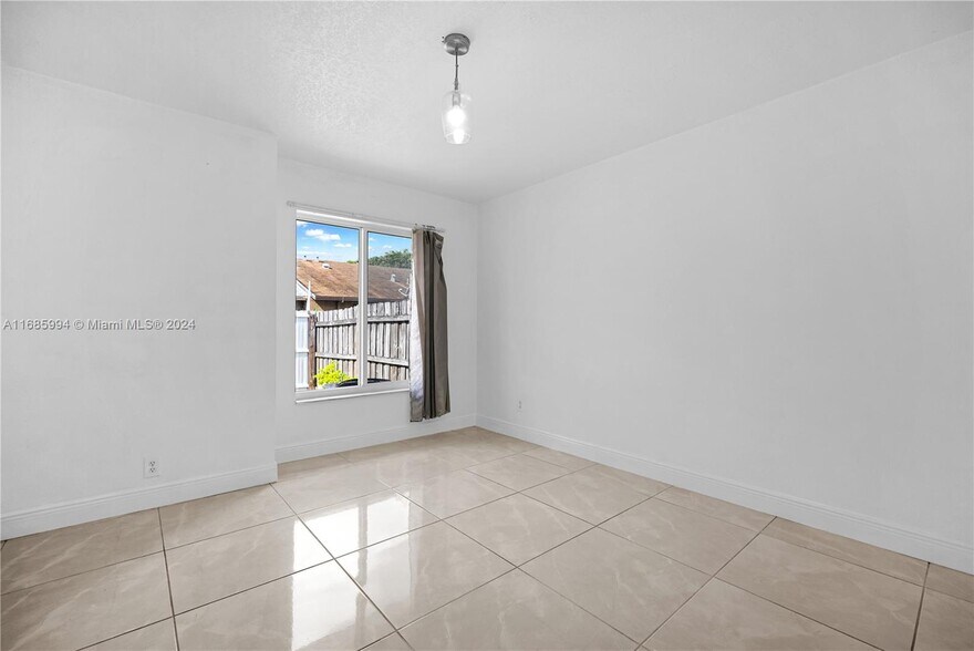 Building Photo - 18016 NW 40th Ct