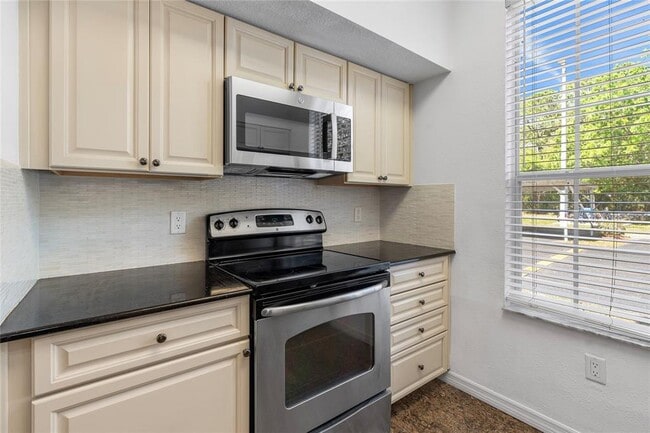 Building Photo - 9158 Lake Chase Island Way