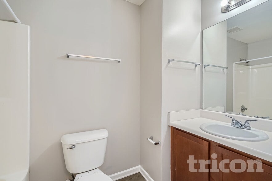 Building Photo - 1249 Avington Glen Dr SE