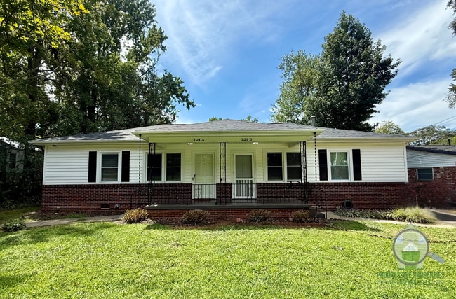 Primary Photo - 121A White Oak Dr
