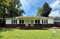 Building Photo - 121A White Oak Dr