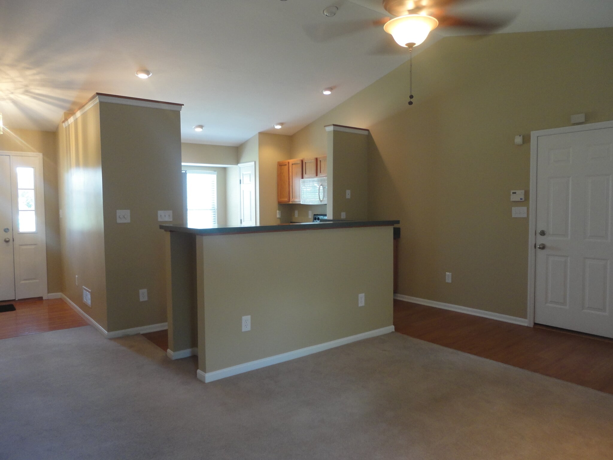 Building Photo - 3358 Village Dr
