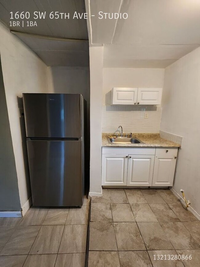 Building Photo - 1660 SW 65th Ave