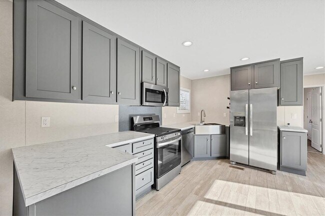 Building Photo - 3230 Smith St