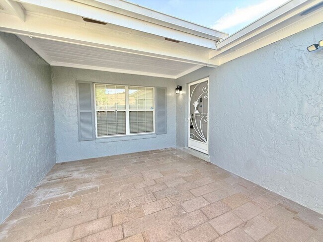 Building Photo - 1739 Lake Marion Dr