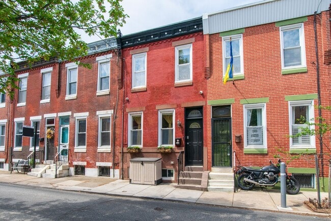 Building Photo - Wonderful East Passyunk Three Bedroom Home
