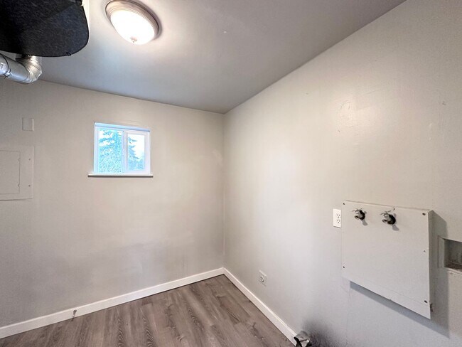 Building Photo - Single Family Home in SE Portland - Large ...