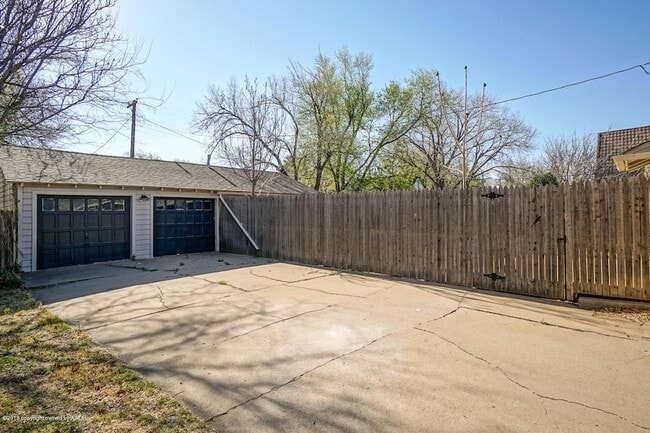 Building Photo - 2111 S Hayden St